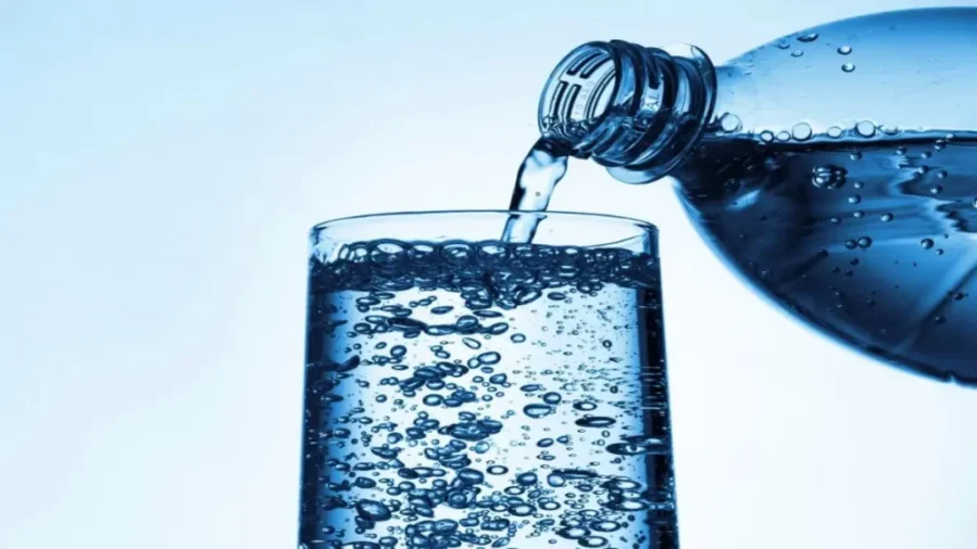 8 Signs You're Not Drinking Enough Water